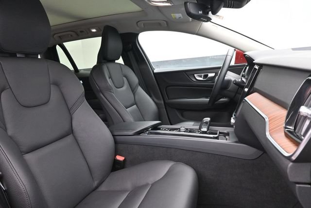 Used 2024 Volvo V60 B5 Cross Country Plus w/ Climate Package AWD/4WD image 33
