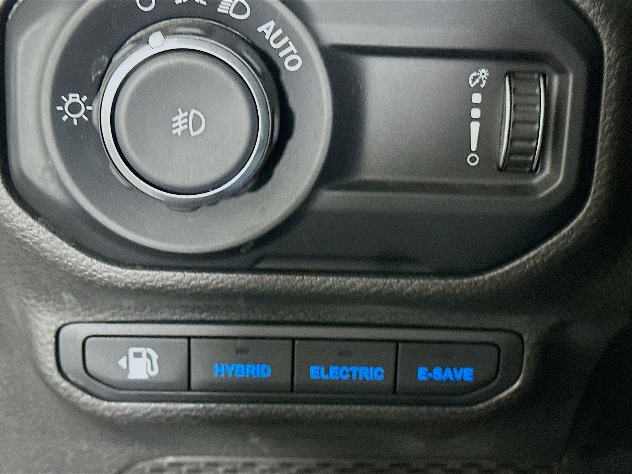 Used 2023 Jeep Wrangler Unlimited w/ Convenience Group image 17