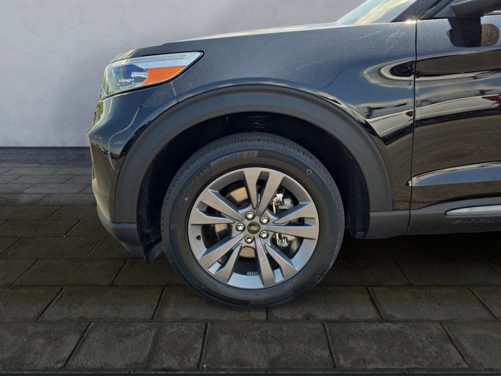 Used 2023 Ford Explorer XLT w/ Equipment Group 202A AWD/4WD image 26