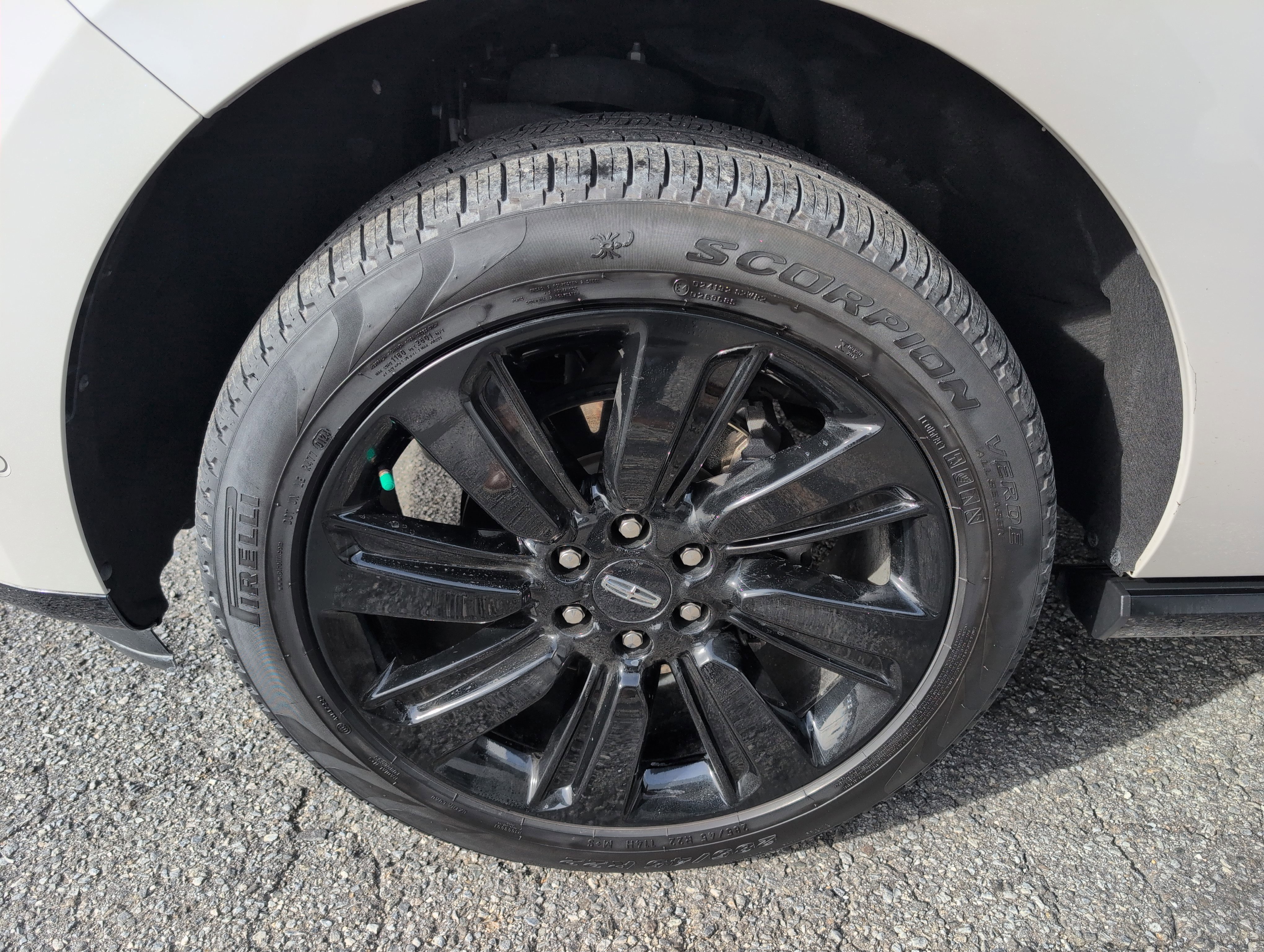 Used 2024 Lincoln Navigator L Reserve image 2