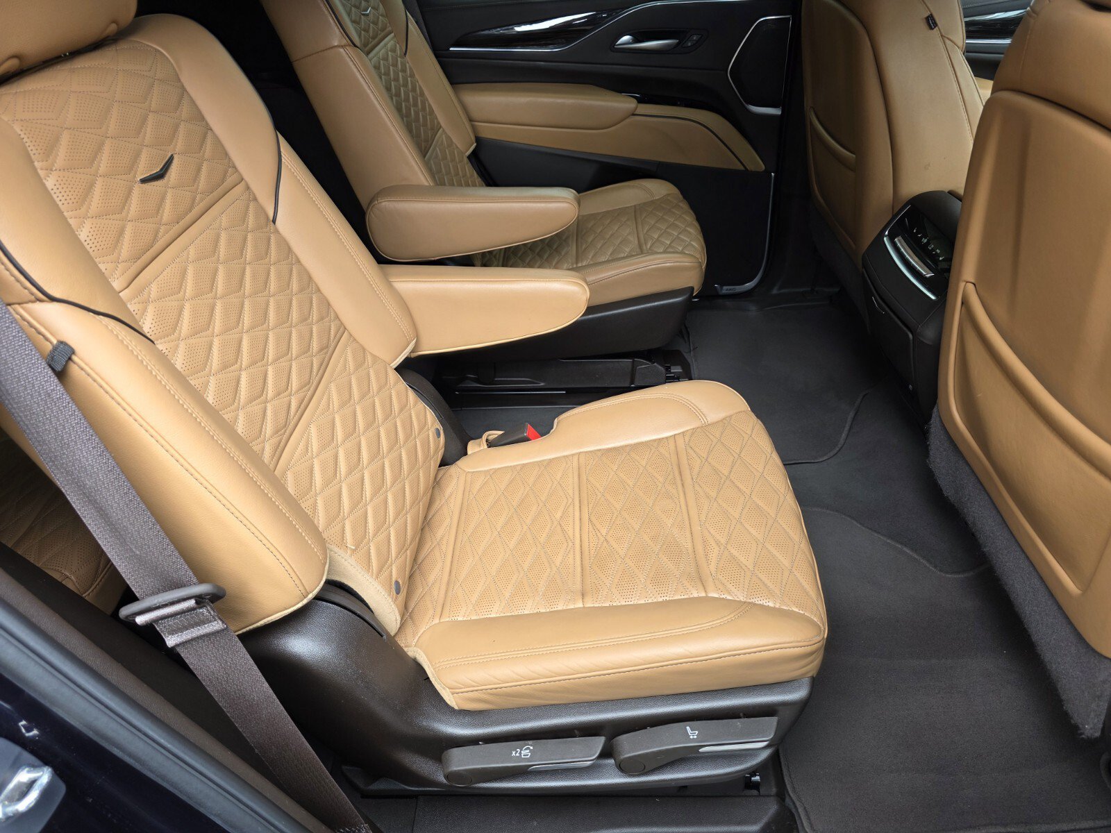 Used 2023 Cadillac Escalade Sport AWD/4WD image 5