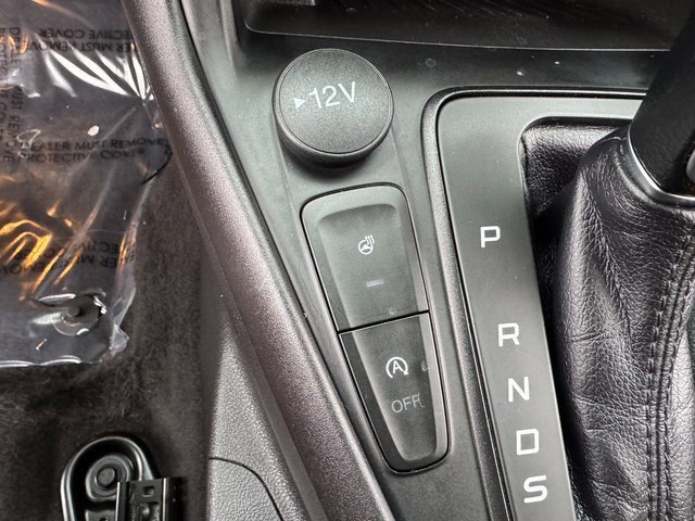 Used 2018 Ford Focus SE w/ SE Appearance Package image 28