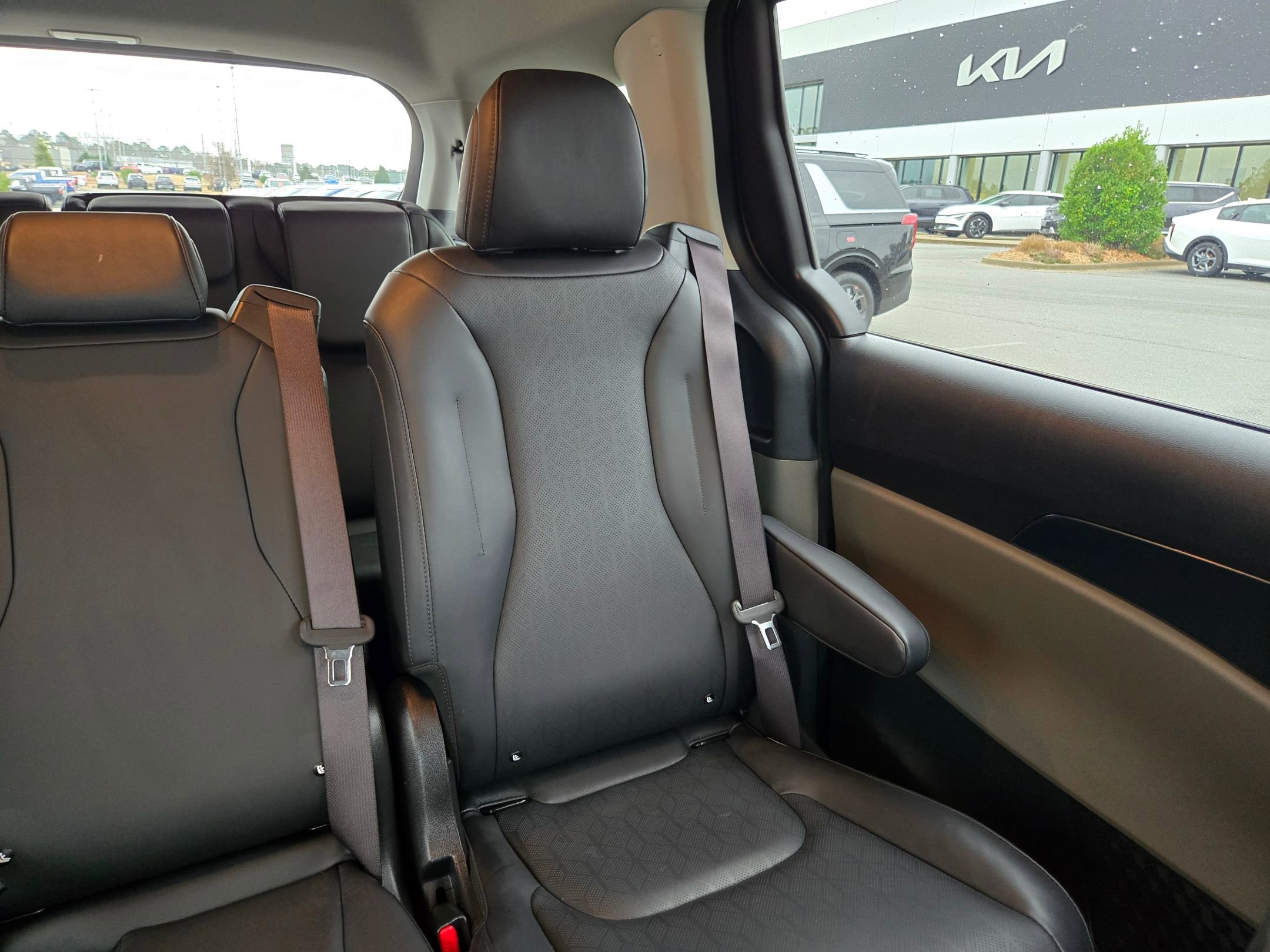 Certified 2025 Kia Carnival LXS image 27