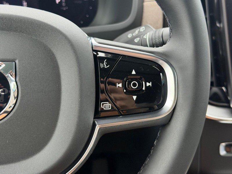 New 2026 Volvo XC90 T8 Plus w/ Protection Package AWD/4WD image 12