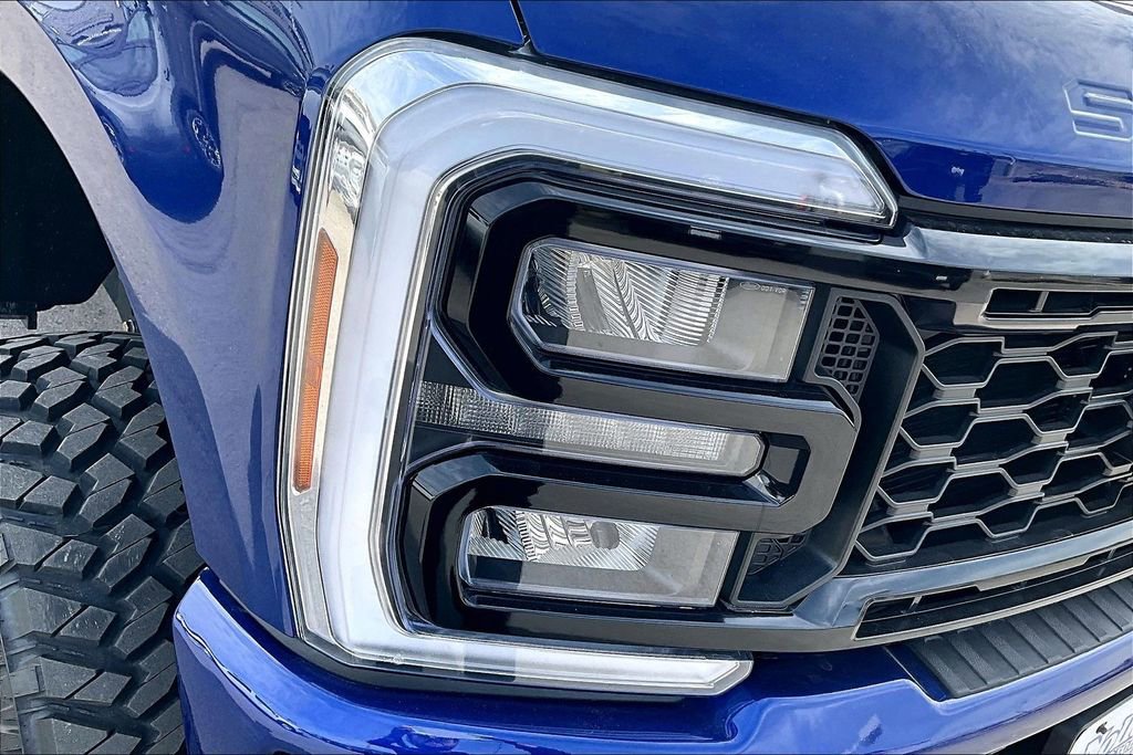 New 2026 Ford F250 Lariat w/ Black Appearance Package image 34