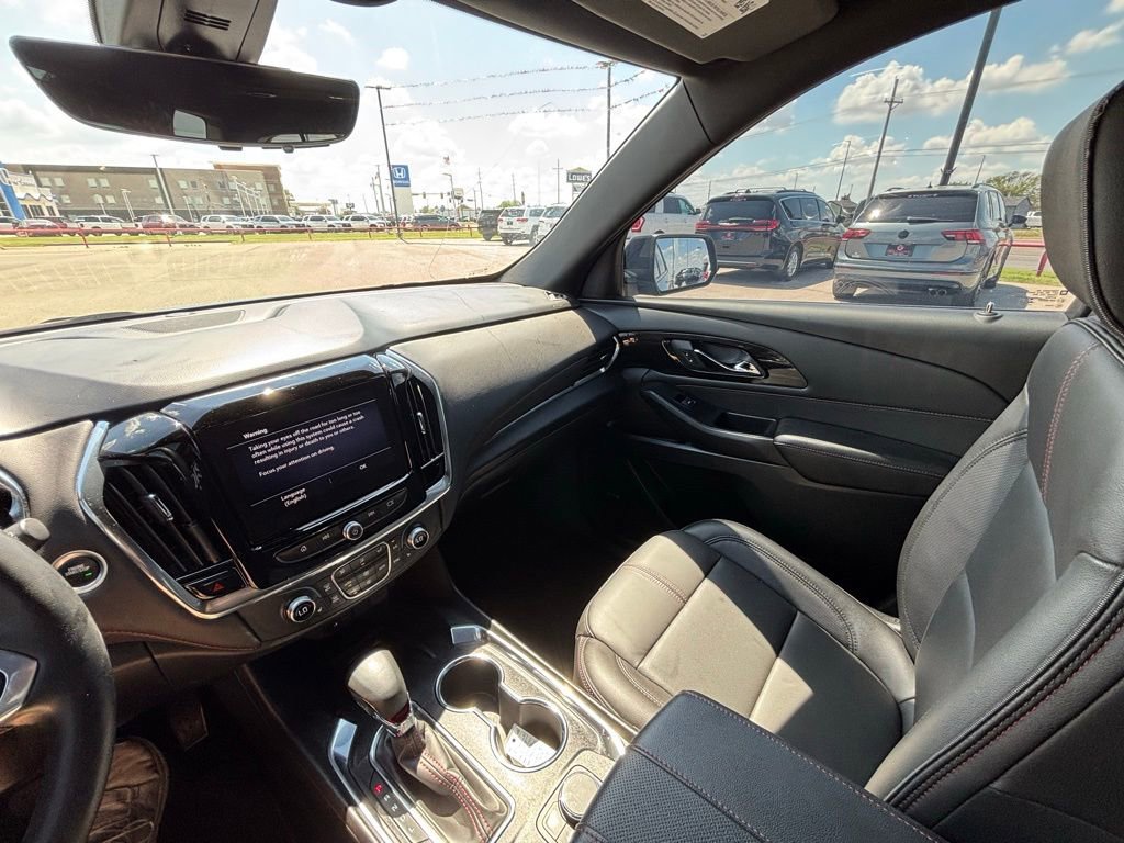 Used 2023 Chevrolet Traverse RS image 9