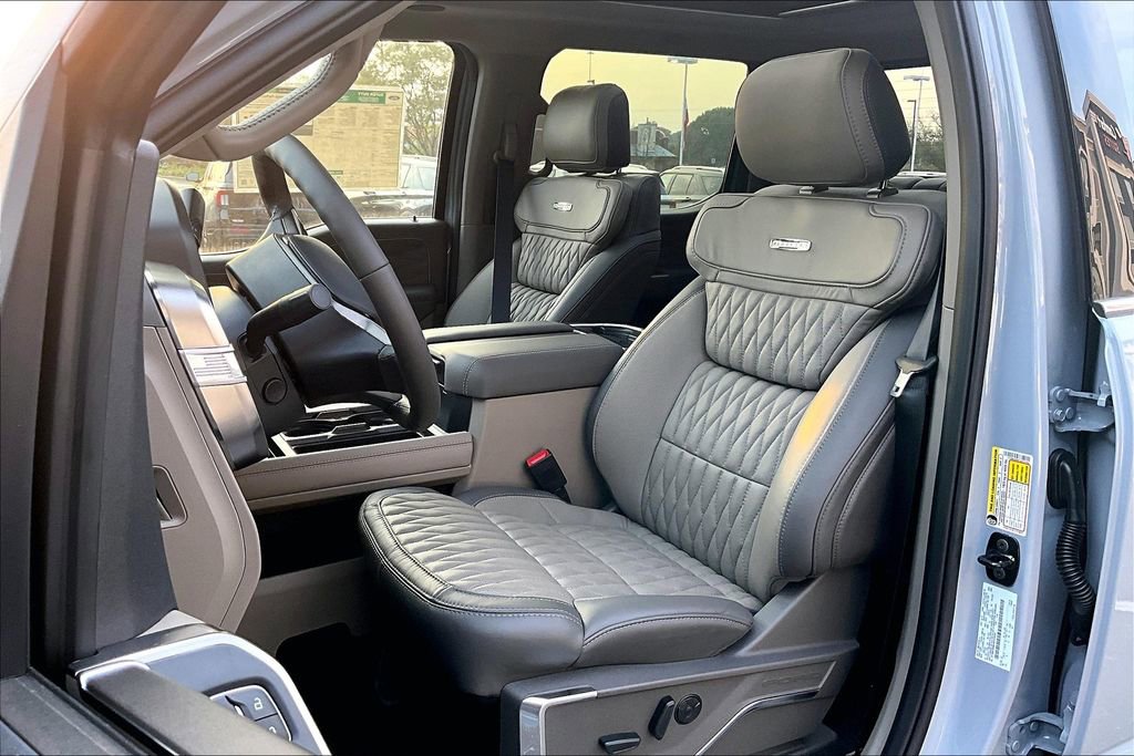 New 2025 Ford F350 Platinum w/ Platinum Plus Package image 9
