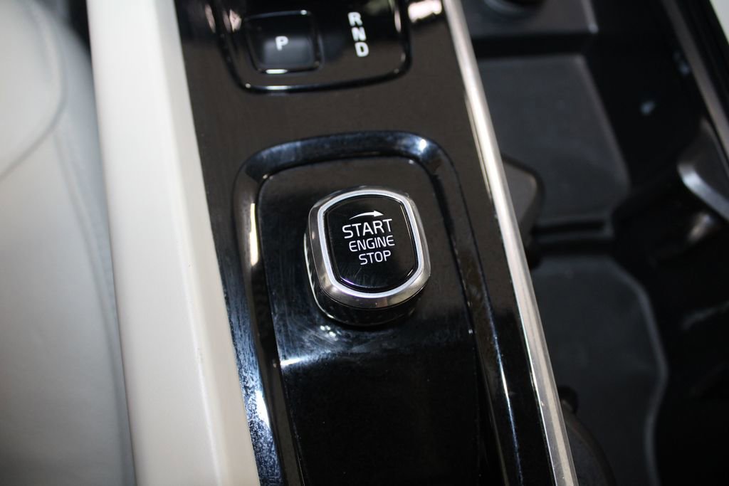 Used 2024 Volvo V60 B5 Cross Country Plus image 53