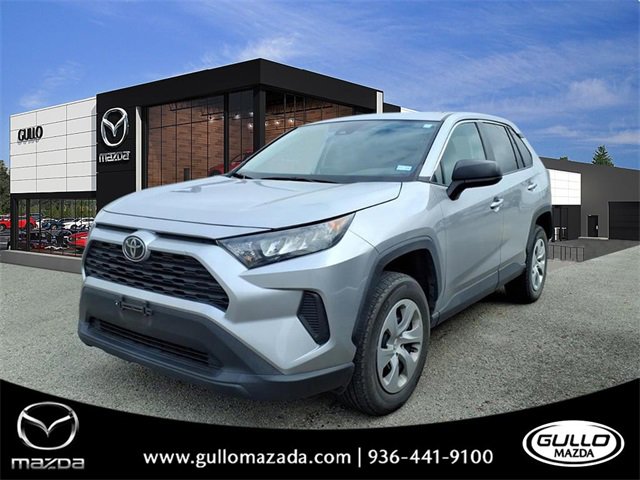 Used 2022 Toyota RAV4 LE image 1