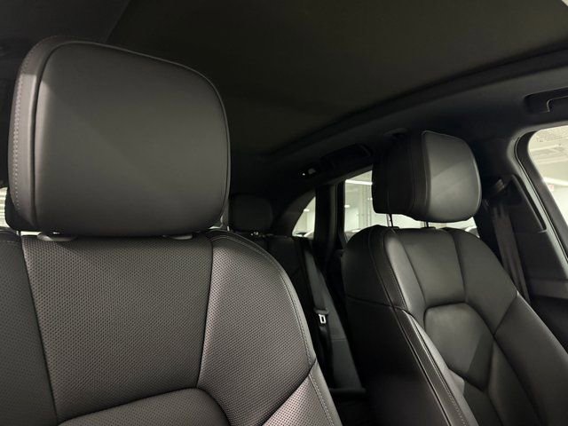 Certified 2024 Porsche Macan image 24