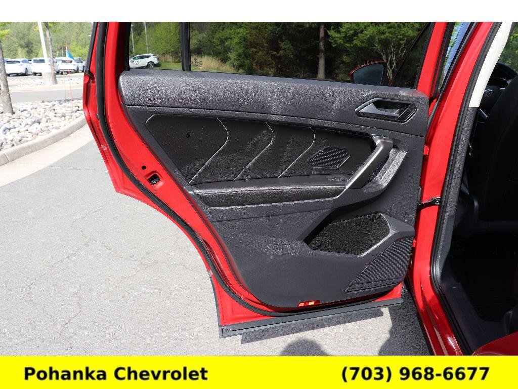 Used 2022 Volkswagen Tiguan SE AWD/4WD image 23
