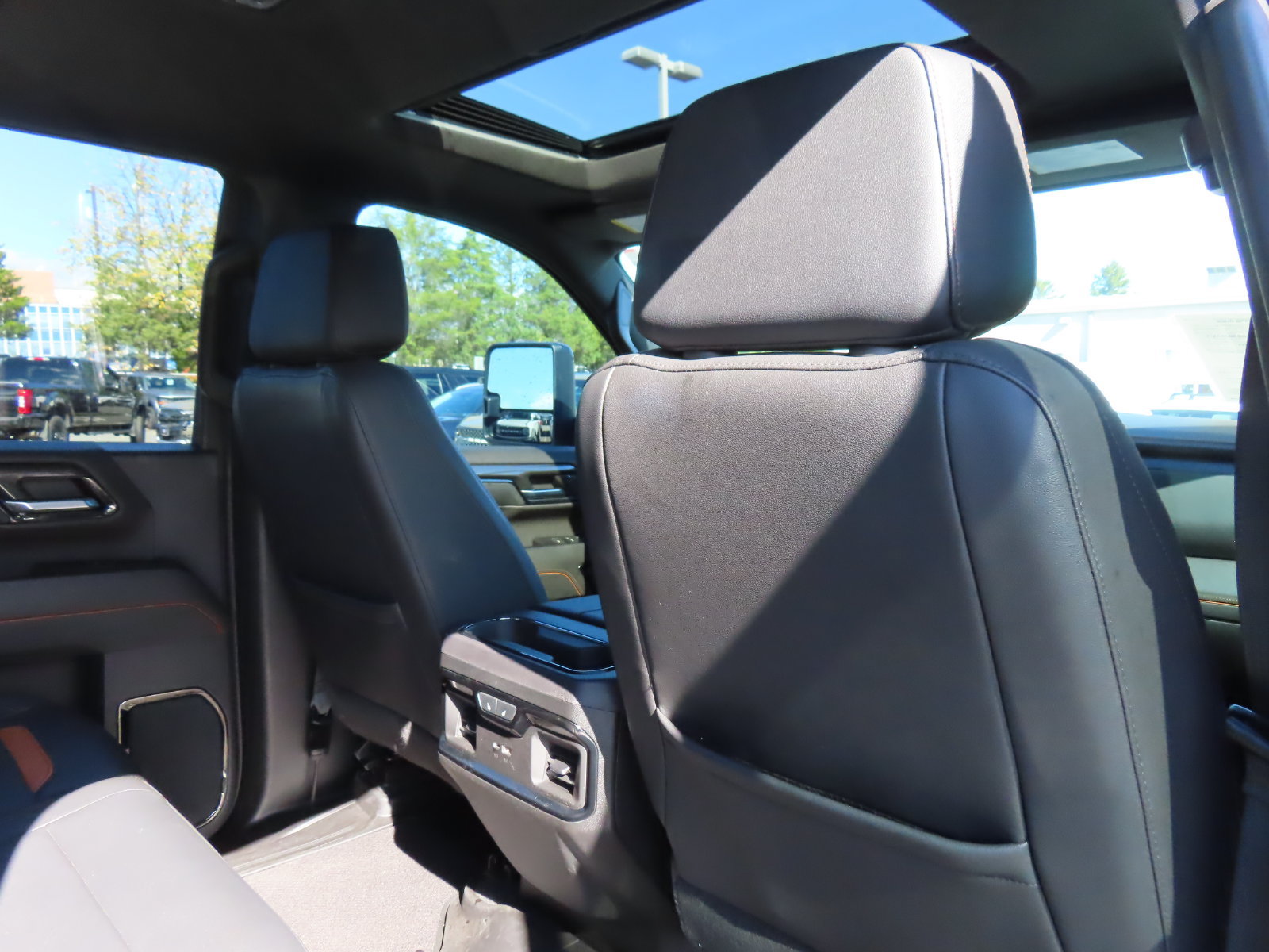 Used 2024 GMC Sierra 2500 AT4 w/ AT4 Premium Plus Package AWD/4WD image 39