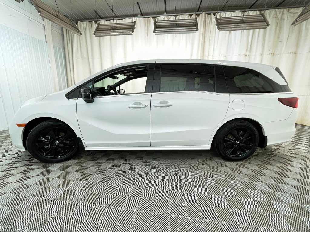 Used 2024 Honda Odyssey Sport image 17
