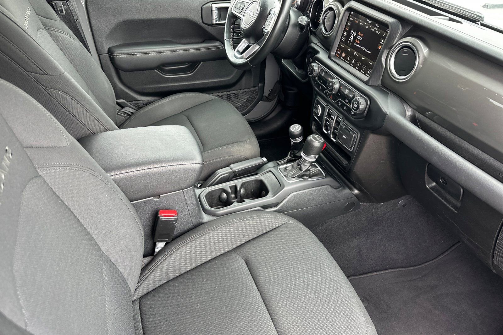 Certified 2022 Jeep Gladiator Overland w/ Safety Group image 16