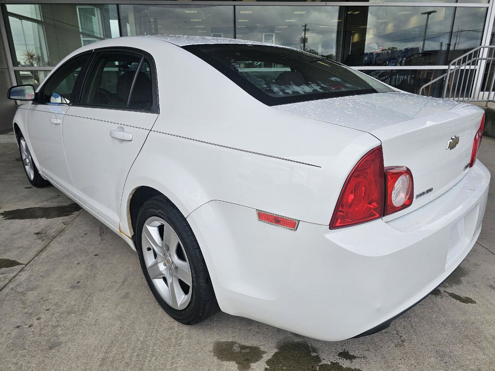 Used 2011 Chevrolet Malibu LS FWD image 3