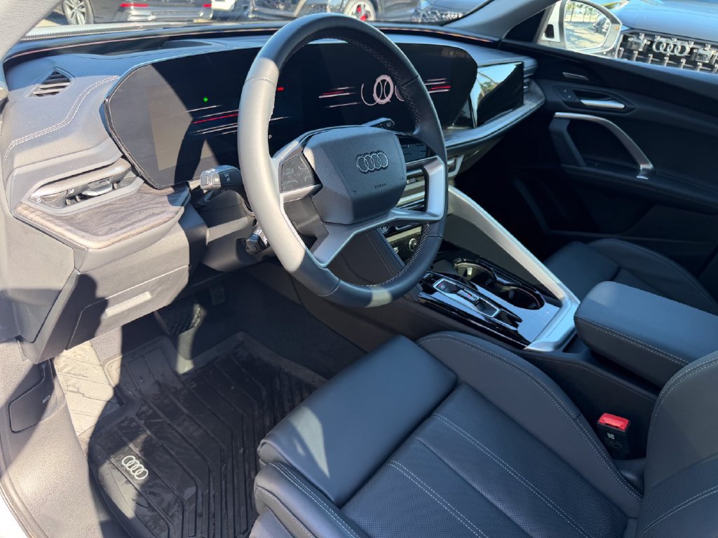 Certified 2025 Audi Q5 Premium Plus w/ Premium Plus AWD/4WD image 16
