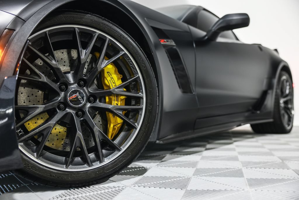 Used 2016 Chevrolet Corvette Z06 w/ 3LZ Preferred Equipment Group RWD image 13