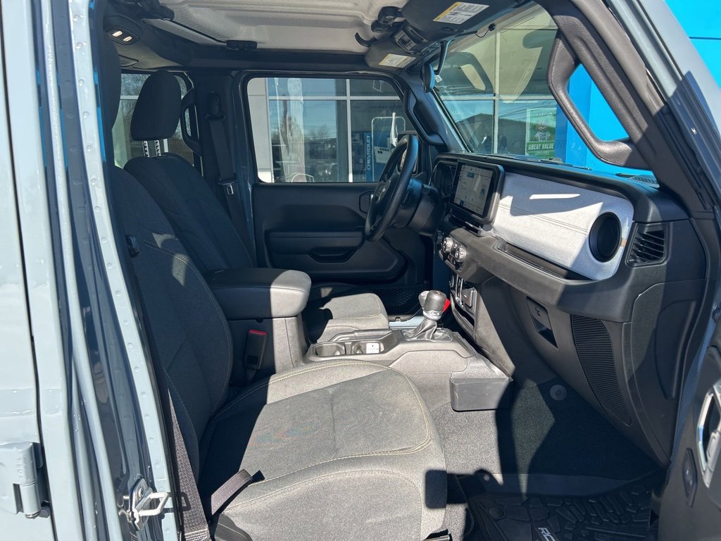 Used 2024 Jeep Gladiator Sport image 19