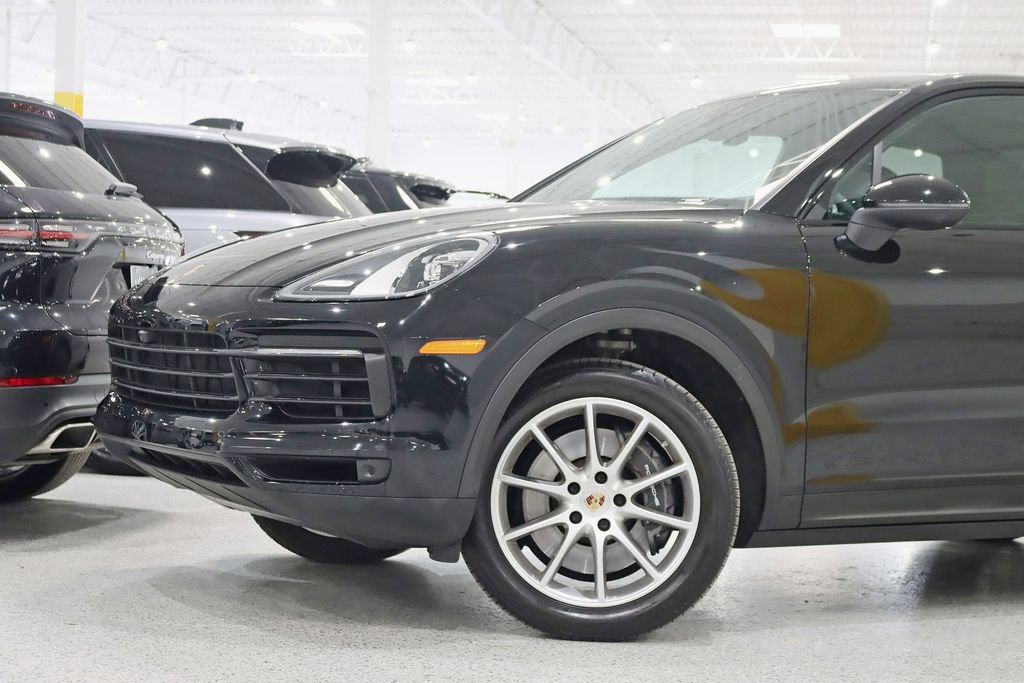 Used 2023 Porsche Cayenne image 2