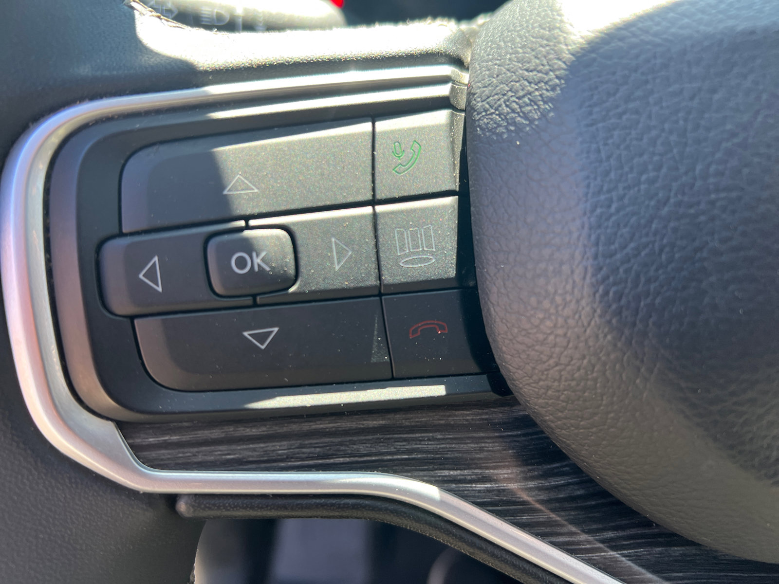 Used 2024 Jeep Wagoneer L Series III w/ Premium Group I image 35