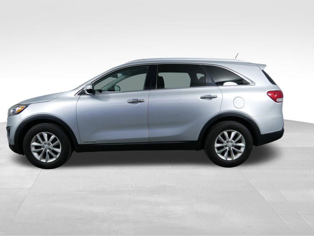 Used 2017 Kia Sorento LX image 6