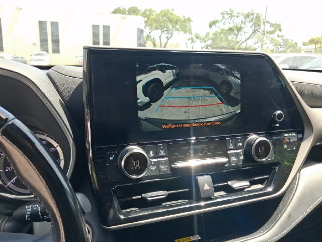 Used 2023 Toyota Highlander XLE FWD image 21