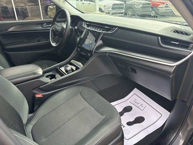 Used 2023 Jeep Grand Cherokee Laredo X image 37