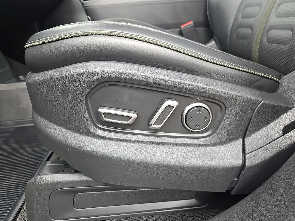 Used 2025 Rivian R1T Adventure AWD/4WD image 19