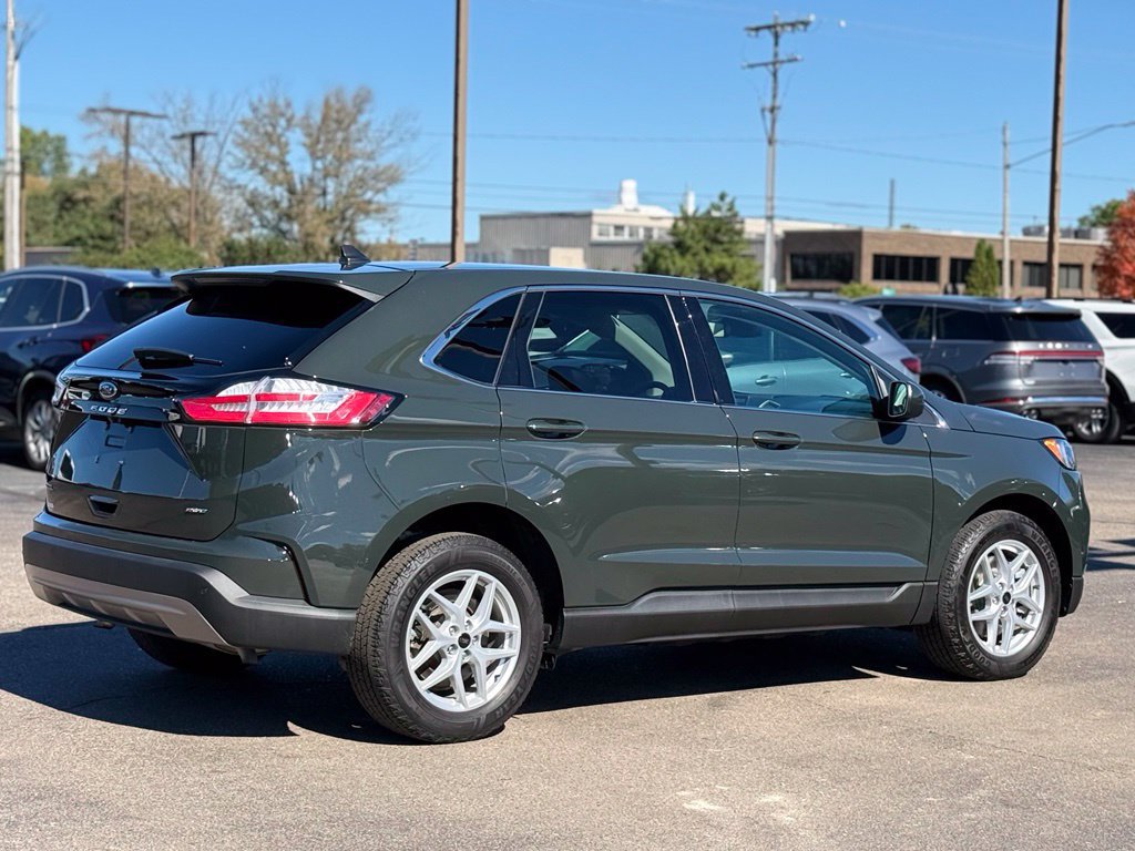 Used 2024 Ford Edge SEL w/ Convenience Package AWD/4WD image 32