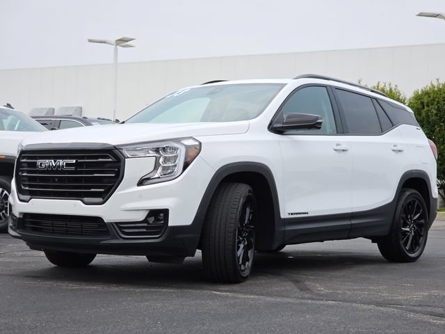 Used 2023 GMC Terrain SLT w/ Tech Package AWD/4WD image 14