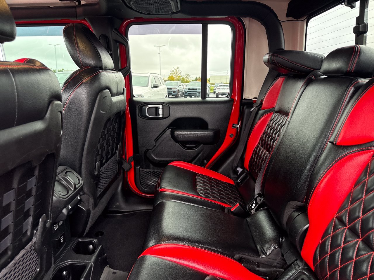 Used 2022 Jeep Gladiator Rubicon w/ LED Lighting Group AWD/4WD image 13