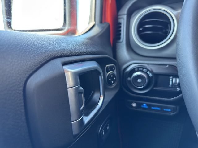 Used 2023 Jeep Wrangler Unlimited w/ Convenience Group AWD/4WD image 19