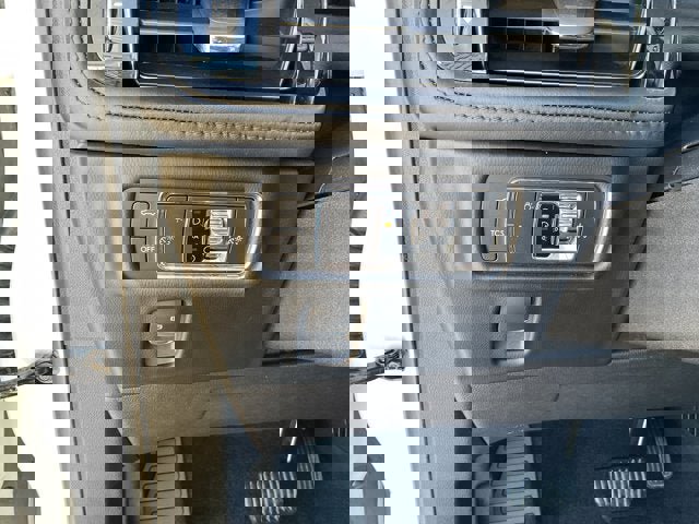 Used 2022 Lincoln Nautilus Reserve w/ Equipment Group 201A image 9