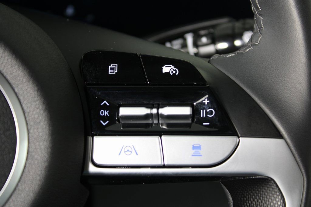 Certified 2025 Hyundai Elantra SEL image 26