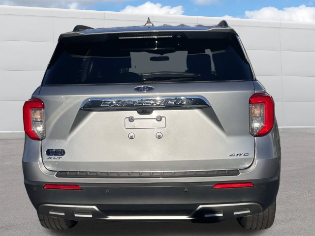 Used 2023 Ford Explorer XLT w/ Equipment Group 202A AWD/4WD image 4