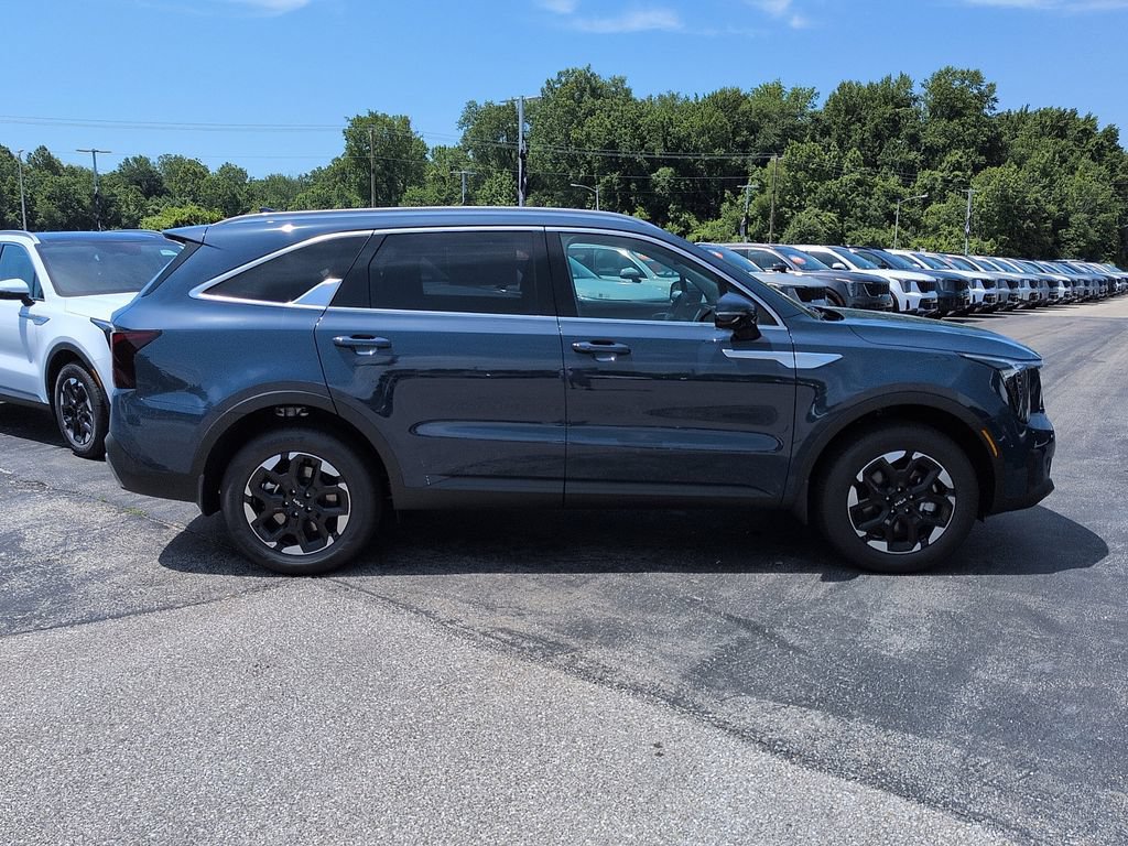New 2026 Kia Sorento S AWD/4WD image 2