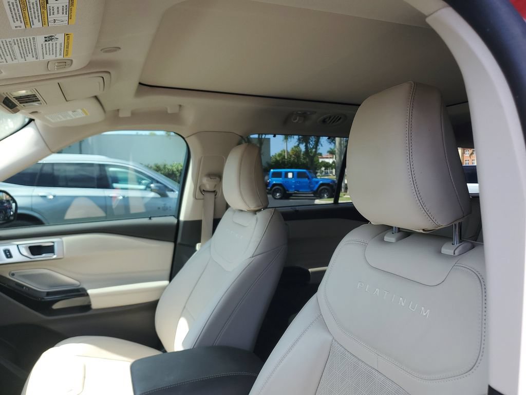Used 2022 Ford Explorer Platinum w/ Equipment Group 601A AWD/4WD image 21