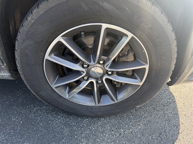 Used 2017 Dodge Grand Caravan SE image 5