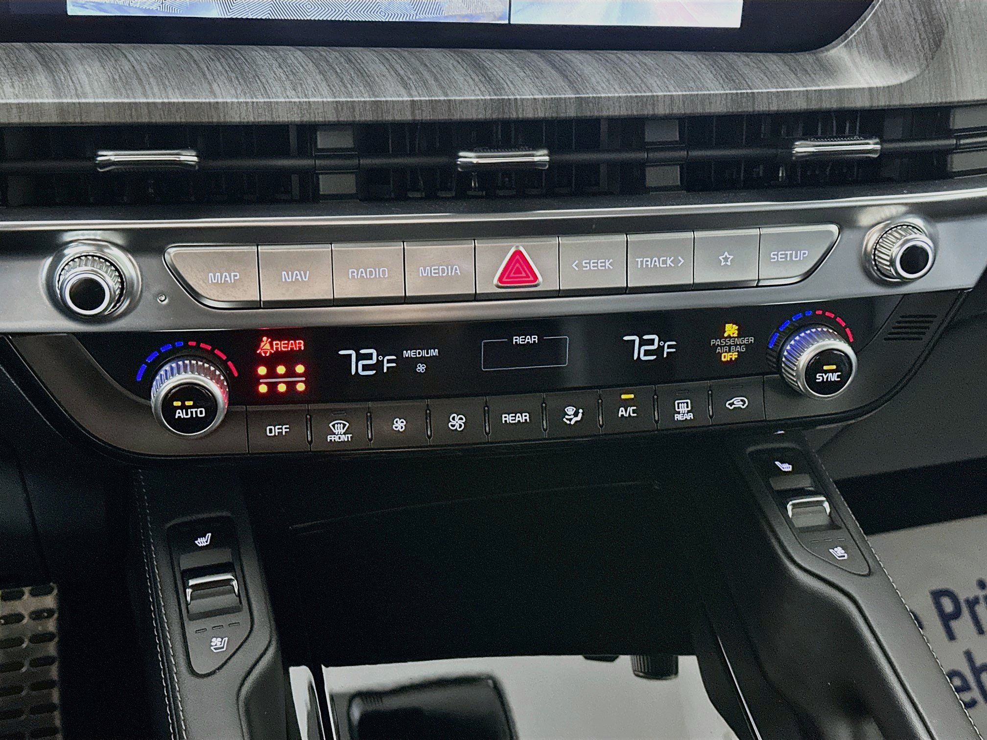 Used 2025 Kia Telluride SX FWD image 16