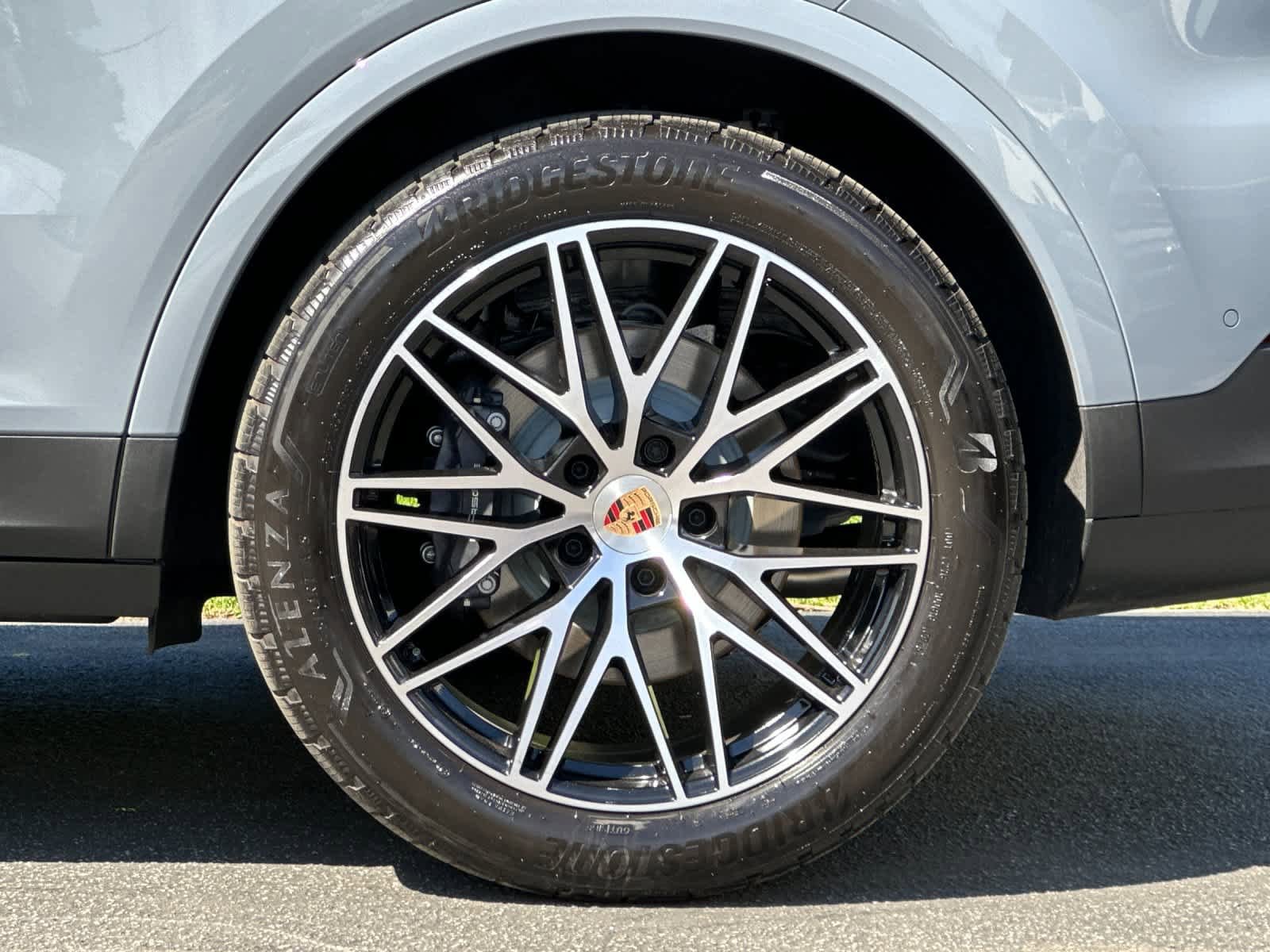 Certified 2025 Porsche Cayenne image 32