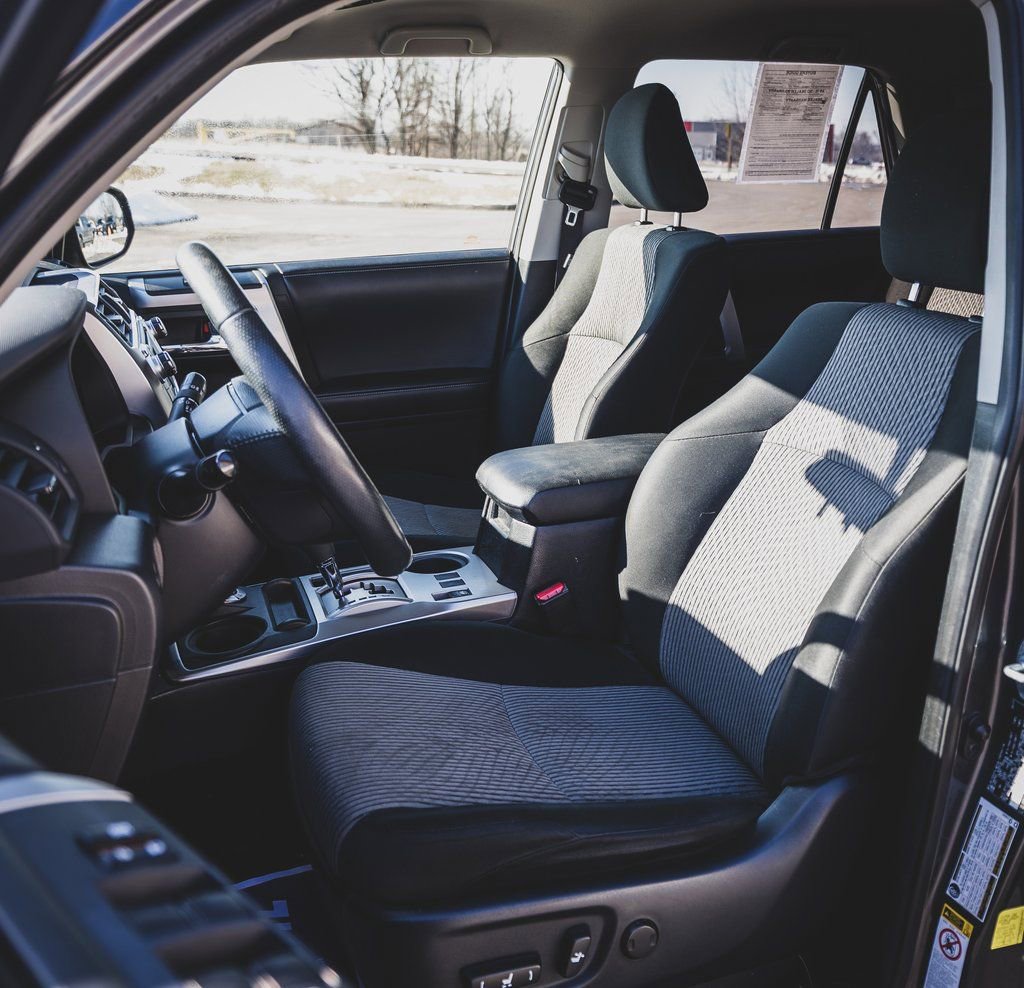 Used 2017 Toyota 4Runner SR5 w/ Four Season Floor Mat Package image 20