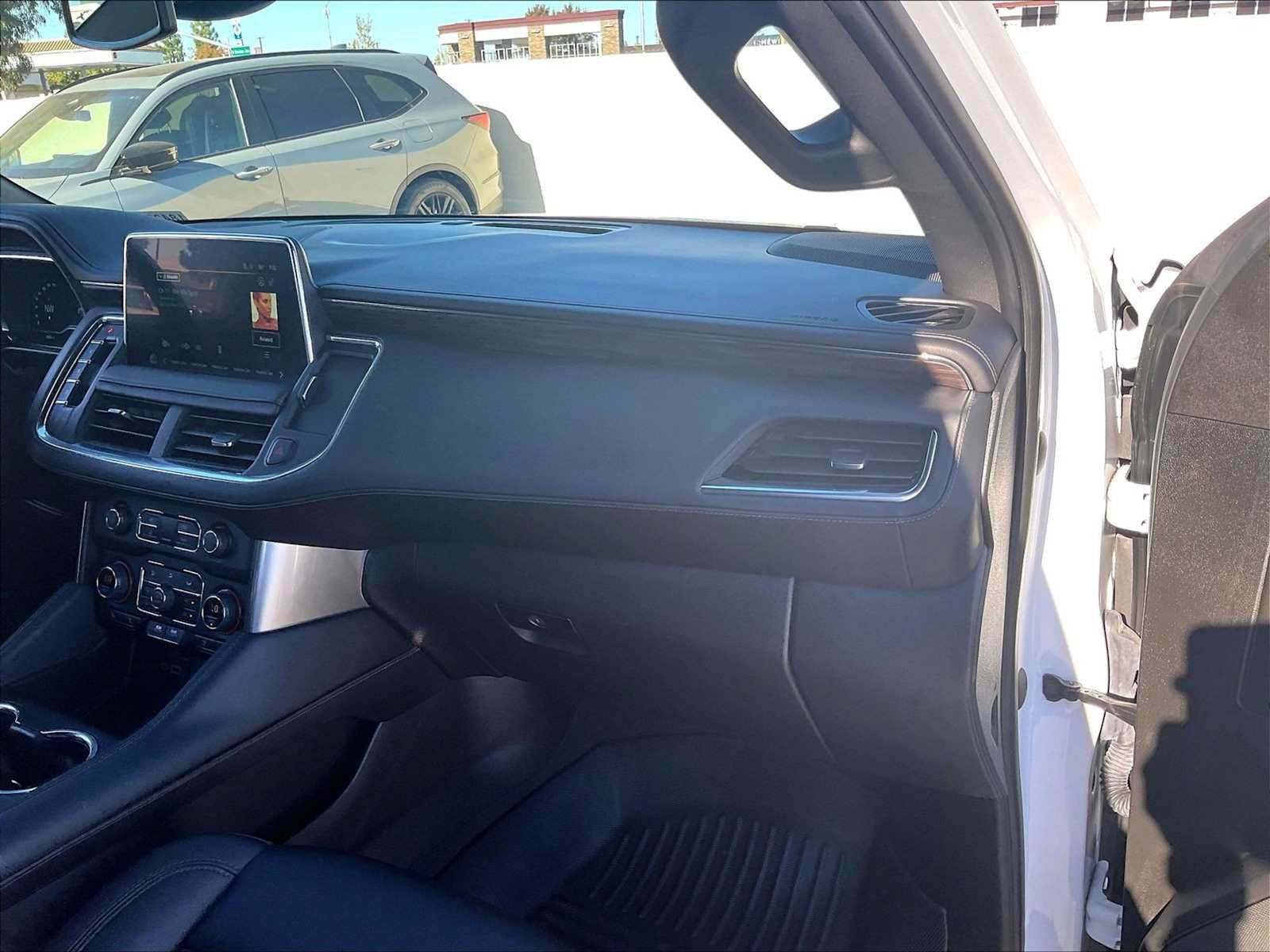 Used 2023 Chevrolet Tahoe Z71 w/ Z71 Off-Road Package AWD/4WD image 19