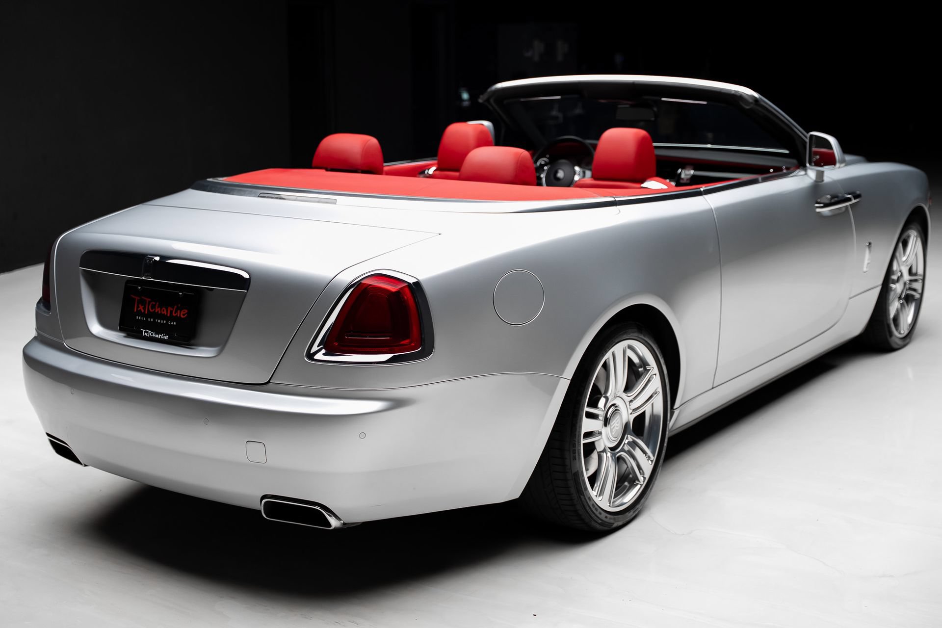Used 2017 Rolls-Royce Dawn RWD image 36