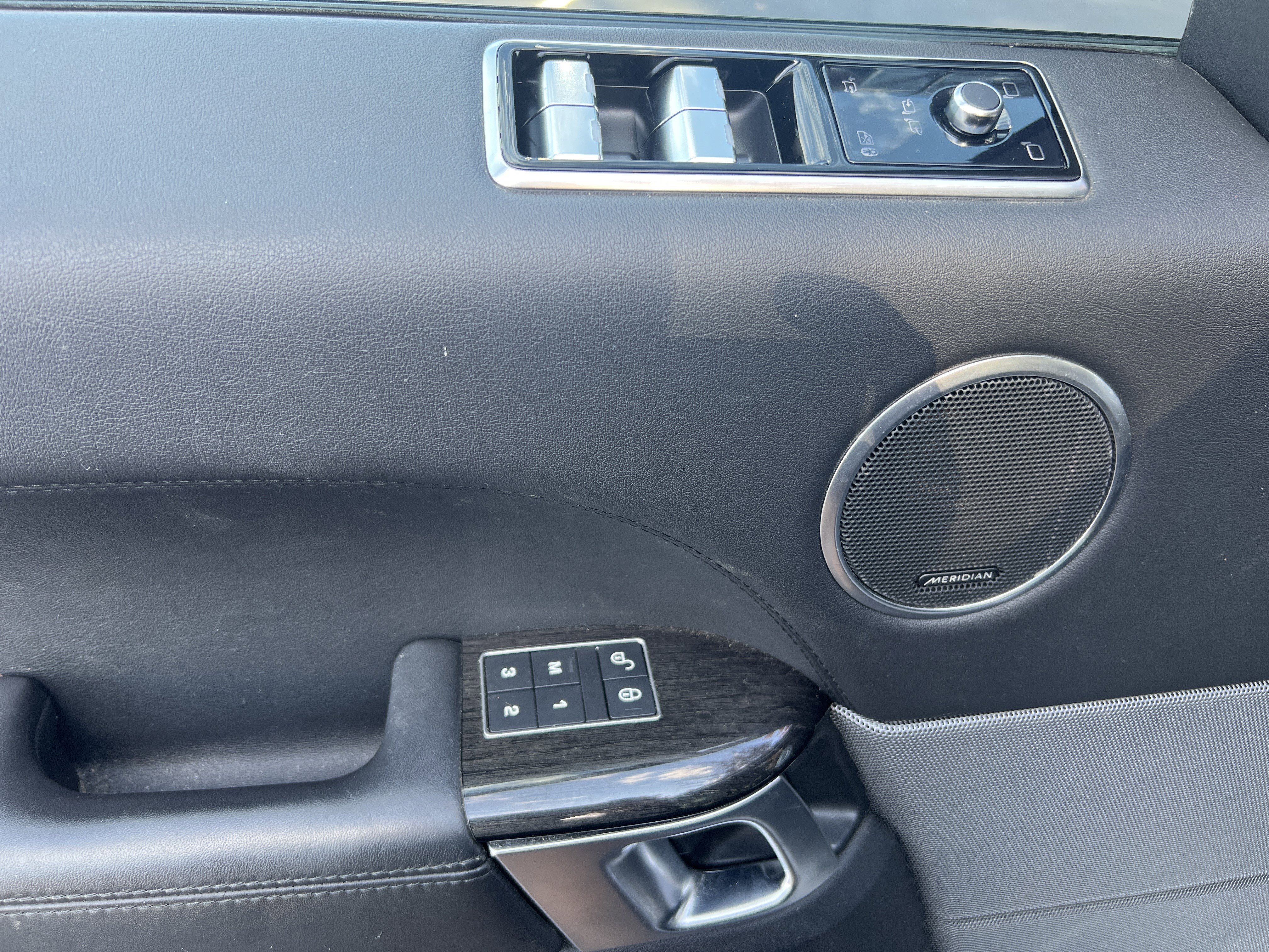 Used 2020 Land Rover Range Rover Sport HSE image 26