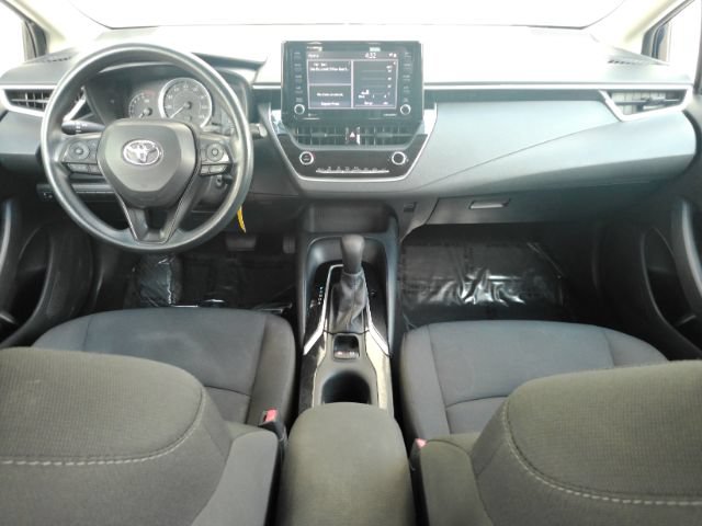 Used 2022 Toyota Corolla LE FWD image 2
