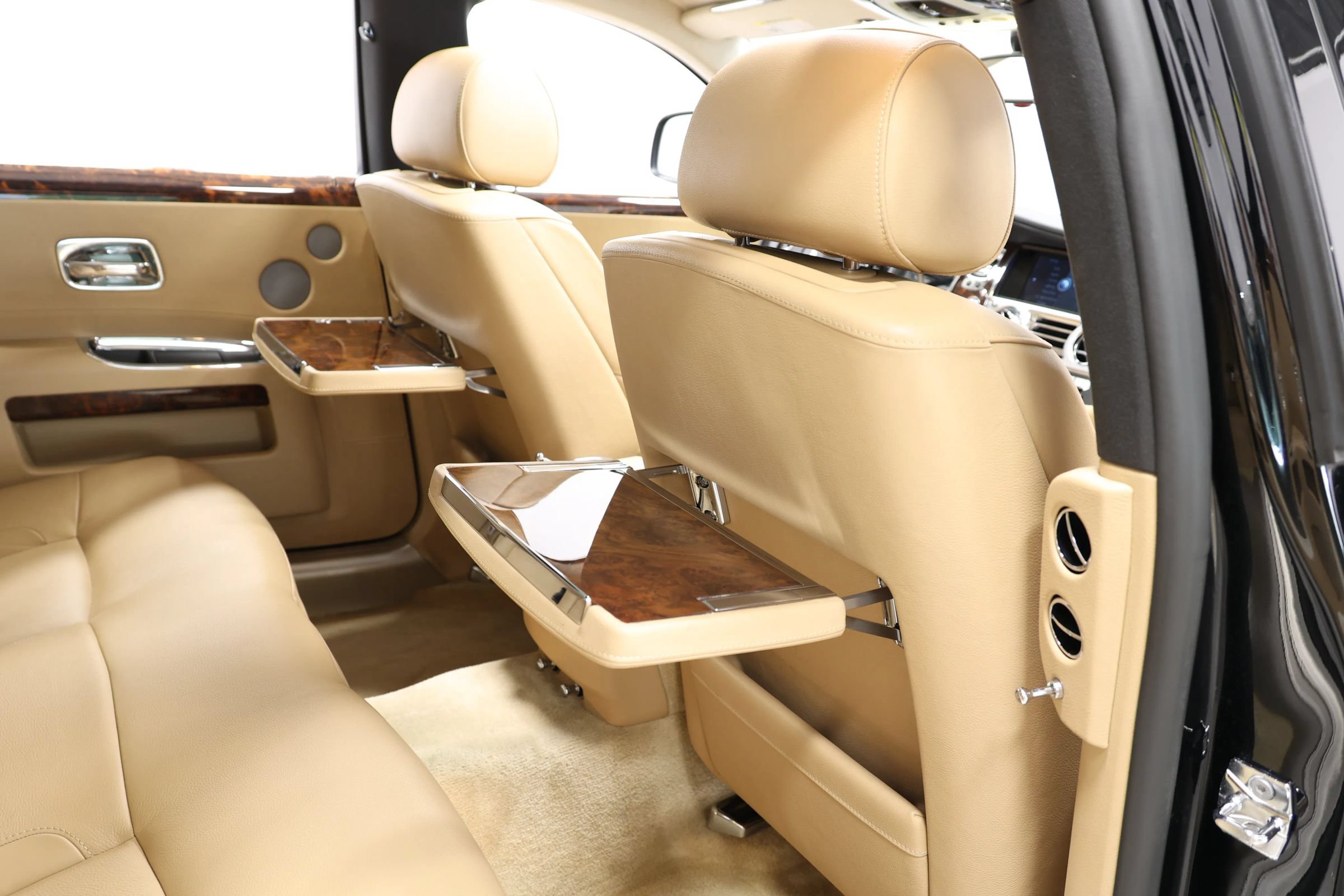 Used 2010 Rolls-Royce Ghost RWD image 82