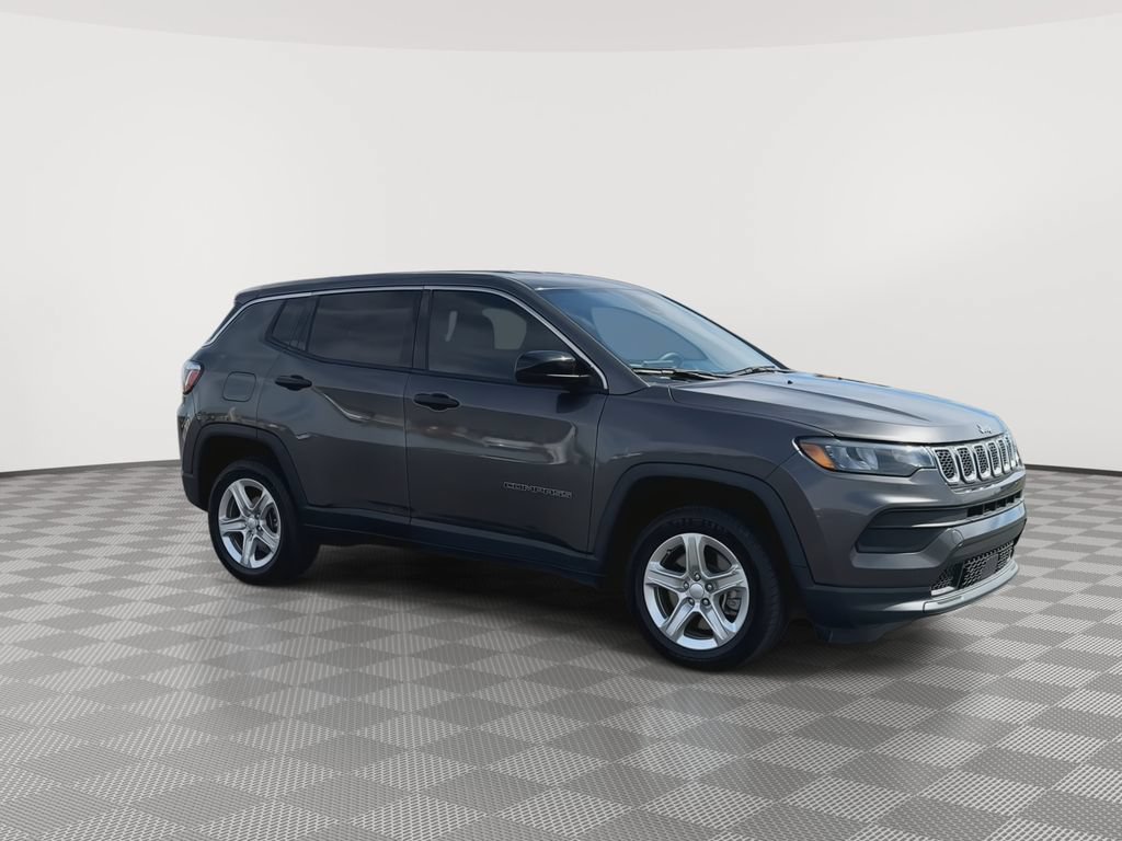 Used 2023 Jeep Compass Sport AWD/4WD image 2