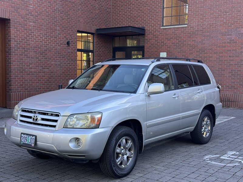Used 2005 Toyota Highlander 4WD V6 w/ 3rd Row