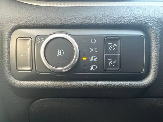 Used 2023 Ford Explorer XLT w/ Equipment Group 202A AWD/4WD image 11