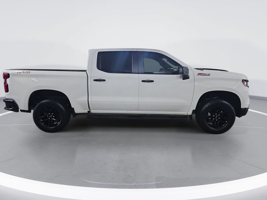 Certified 2022 Chevrolet Silverado 1500 Custom Trail Boss w/ LPO, Dark Essentials Package AWD/4WD image 2